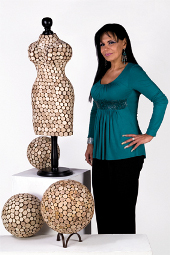 “Vestido y Esferas de Tronco” stand 120 Amada Designs Inc. Amada Díaz